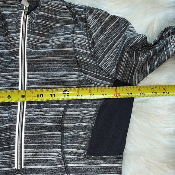 LULULEMON Athletica Half Zip-pullover Sweatshirt Reflective Stripes Size 6 Gray - Picture 14 of 15